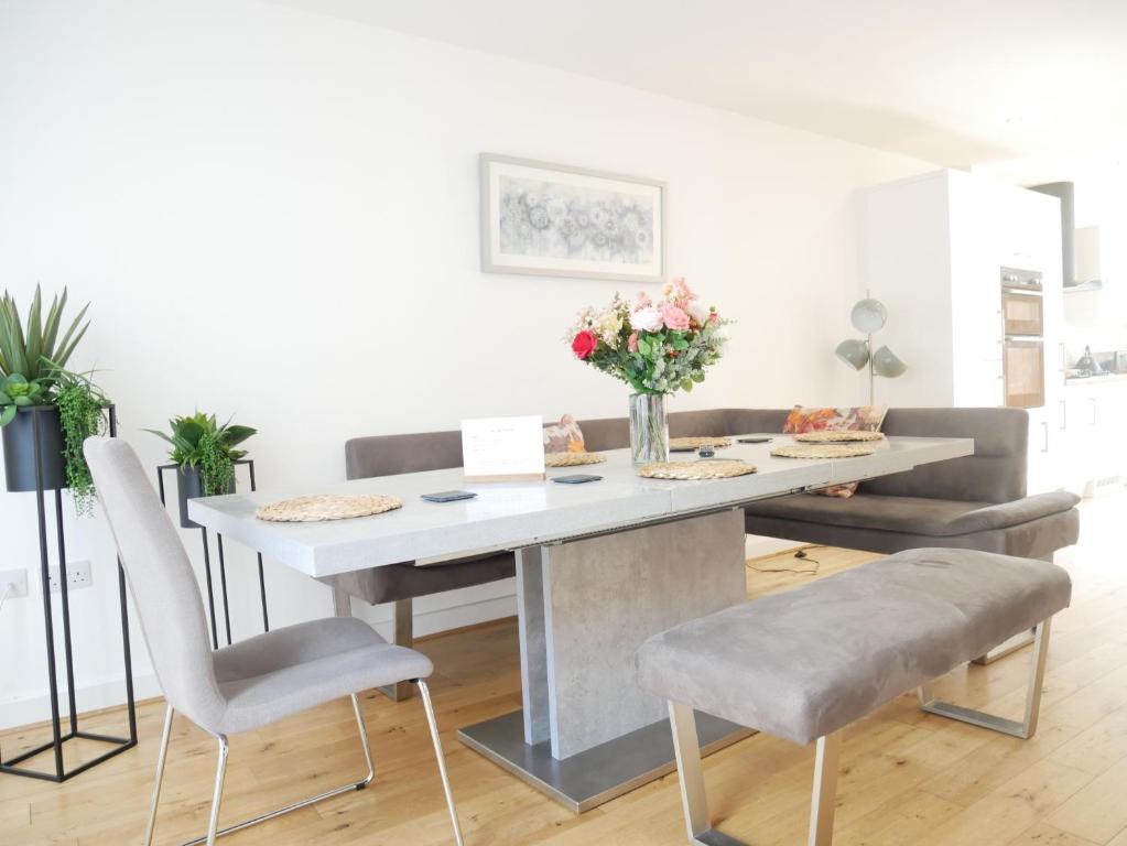 The Kipling Inn, 4 - Bed, Sleeps 7, Pets Welcome, Ulverston