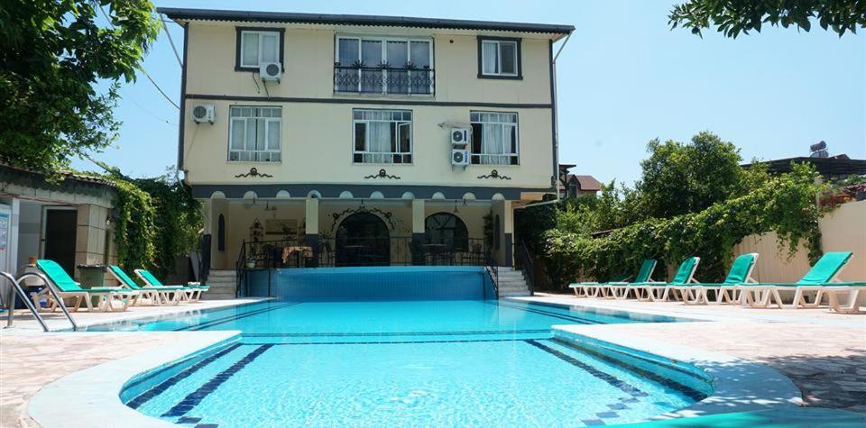 SESRA GARDEN HOTEL