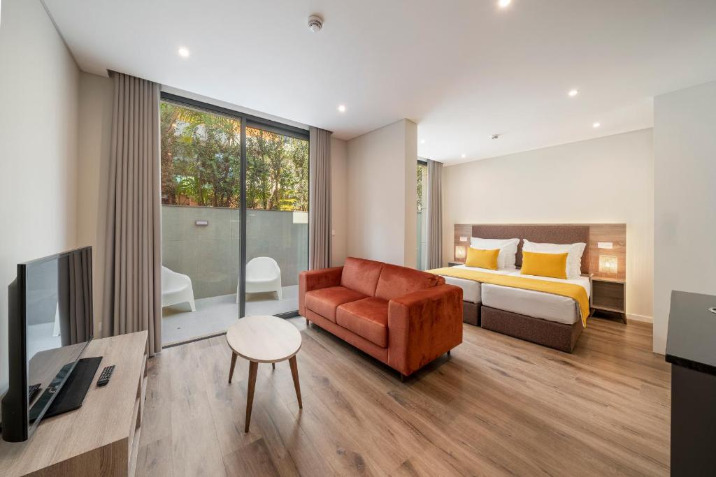 Monumental Plaza by Petit Hotels photo