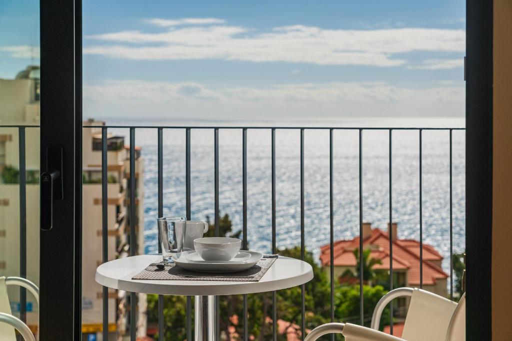 Monumental Plaza by Petit Hotels photo