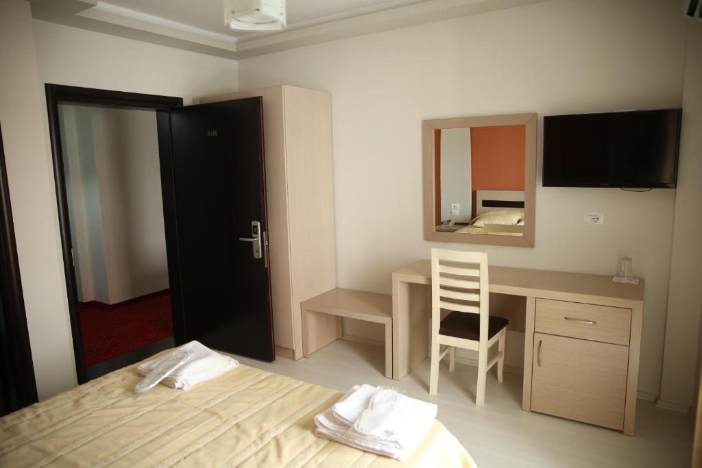 Hotel Pogradeci photo