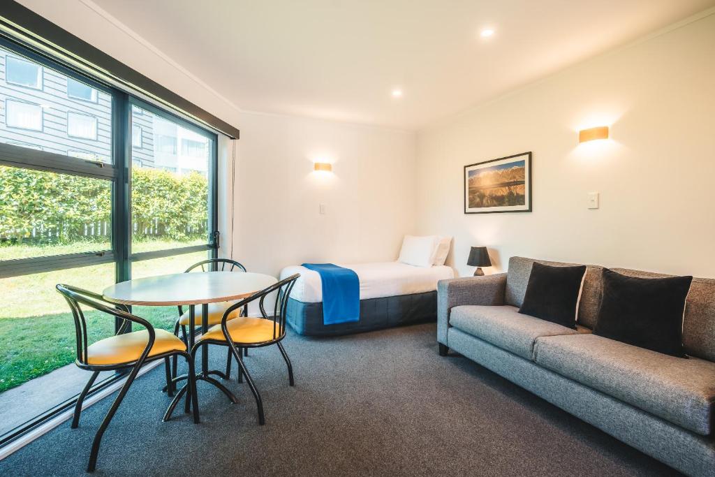 Queenstown Blue Peaks Lodge room