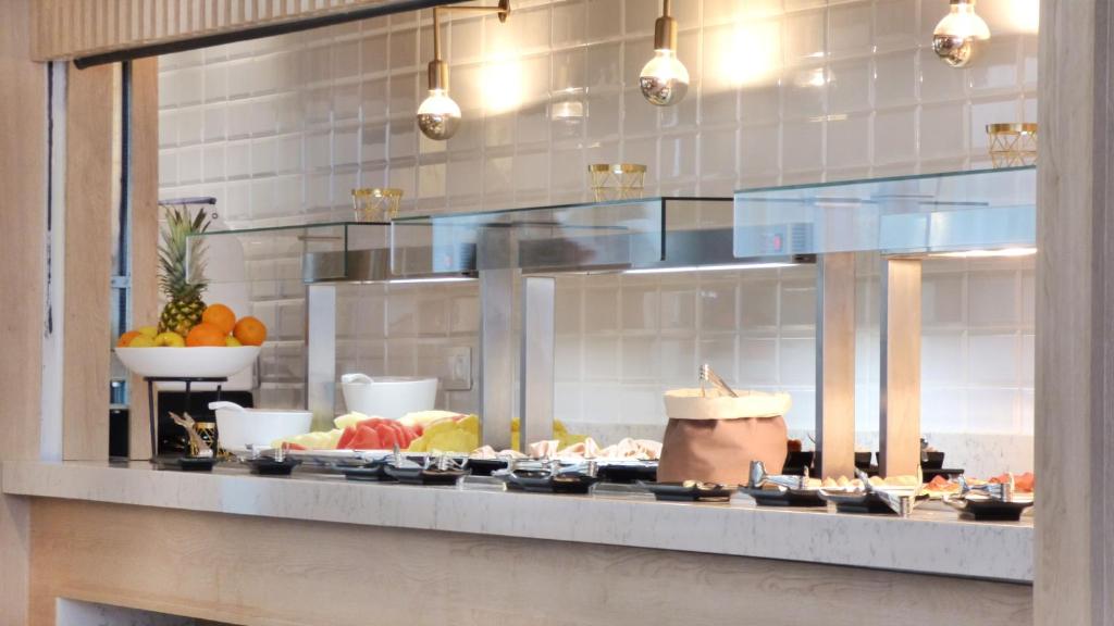 Golden Hotel Barcelona — Restaurant & bars in Barcelona, Catalonia