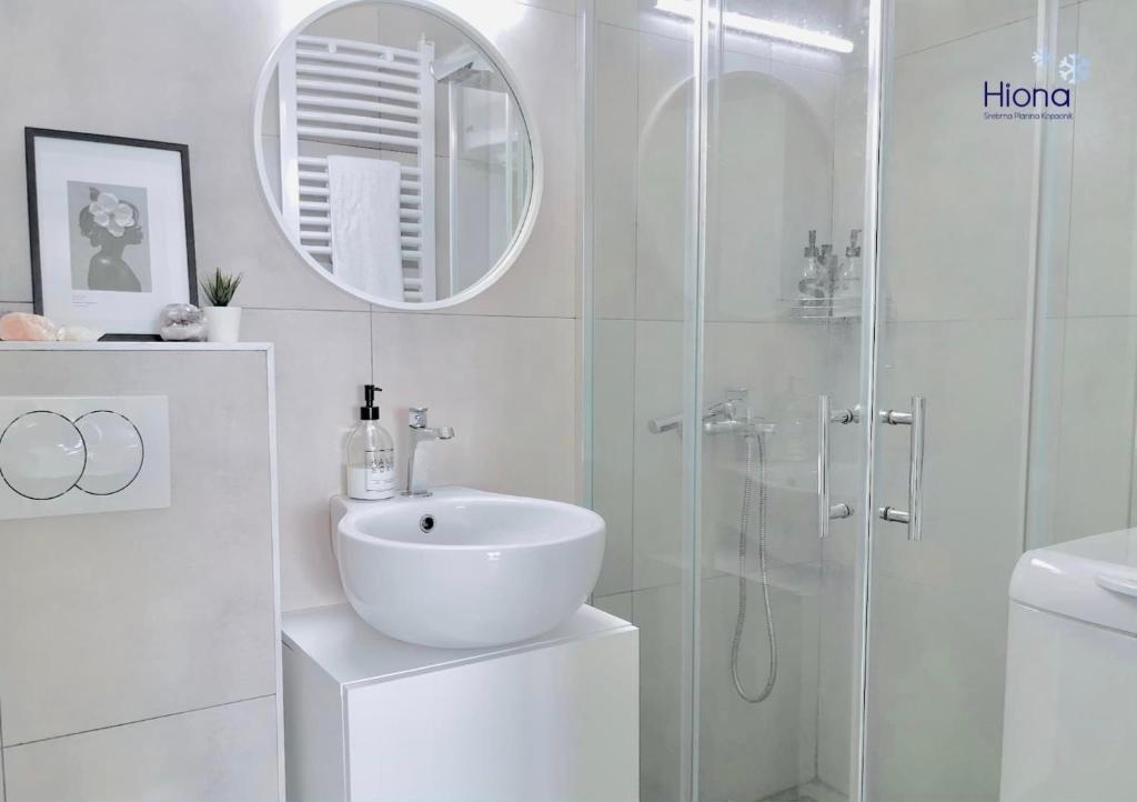 Hiona Apartment photo
