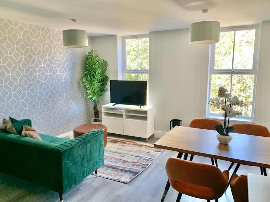 Bright Vibrant New 1 Bedroom Town Centre Parking 전경