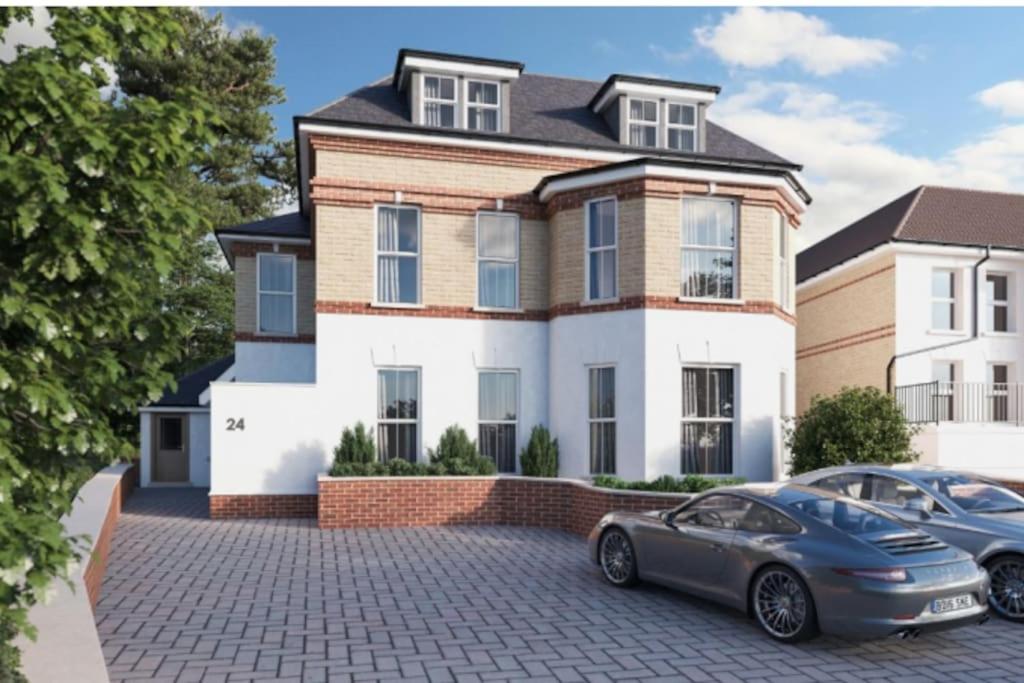 Bright Vibrant New 1 Bedroom Town Centre Parking 전경