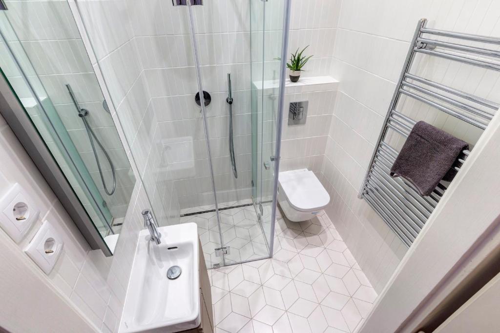 Designer 2 bedroom Apt-basilica 2 min walk photo