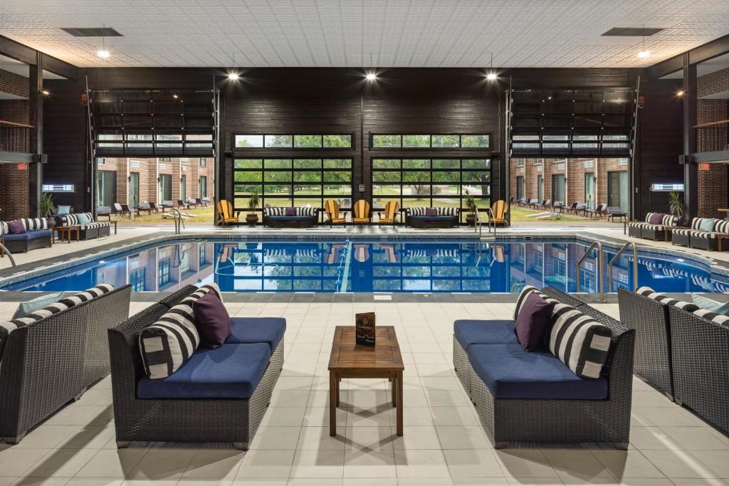 The Highlander Hotel photo