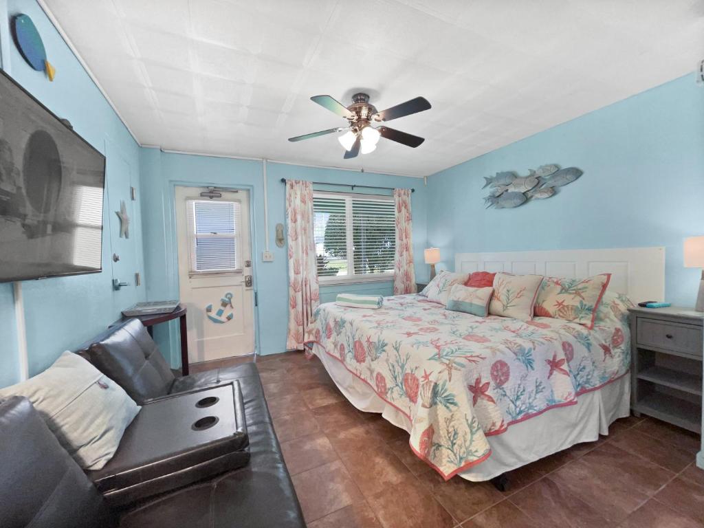Tropic Terrace #23 - Beachfront Rental condo photo