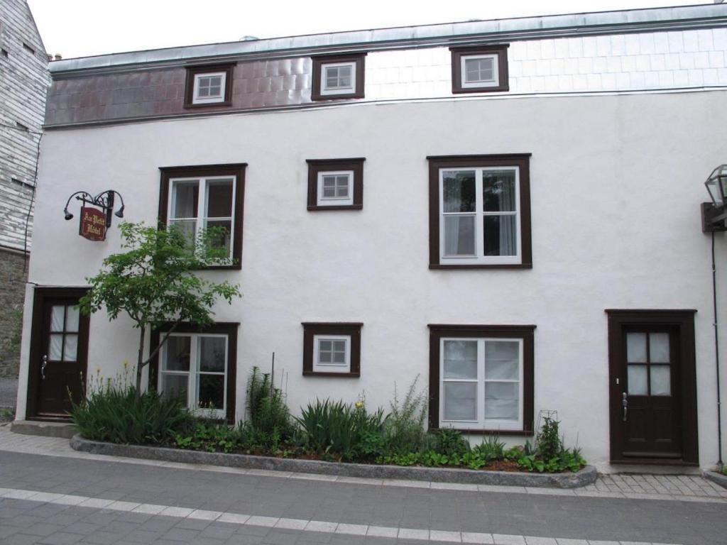 Au Petit Hotel photo