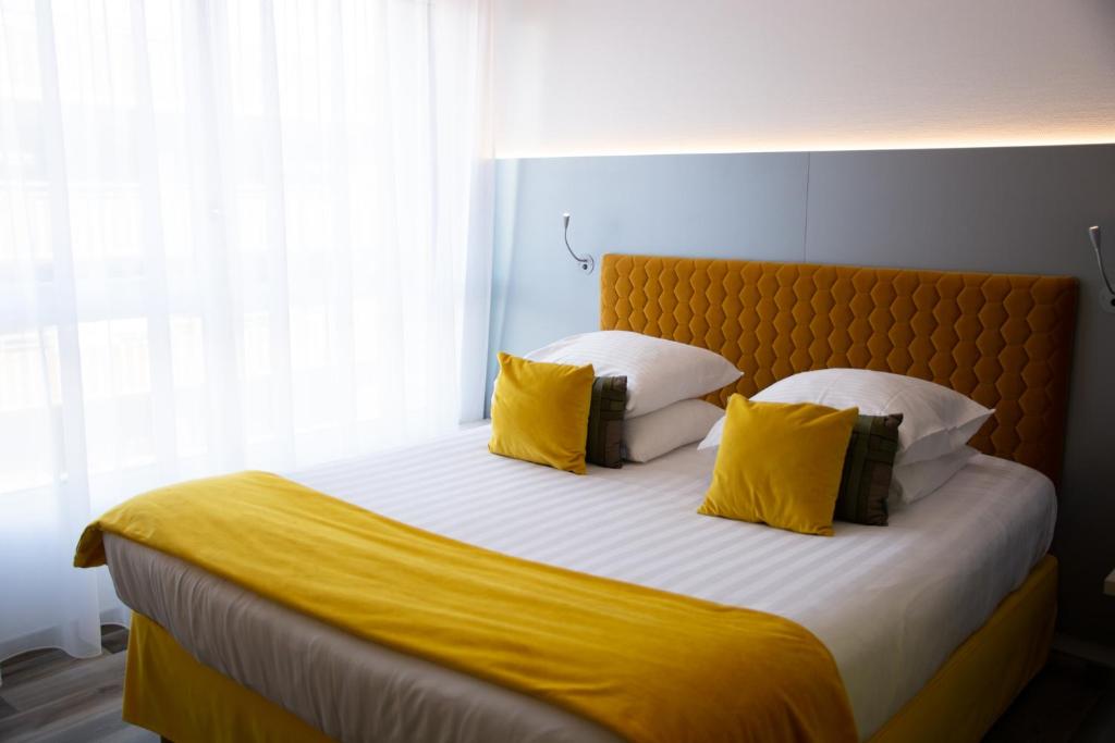 Colmar Hotel - 4