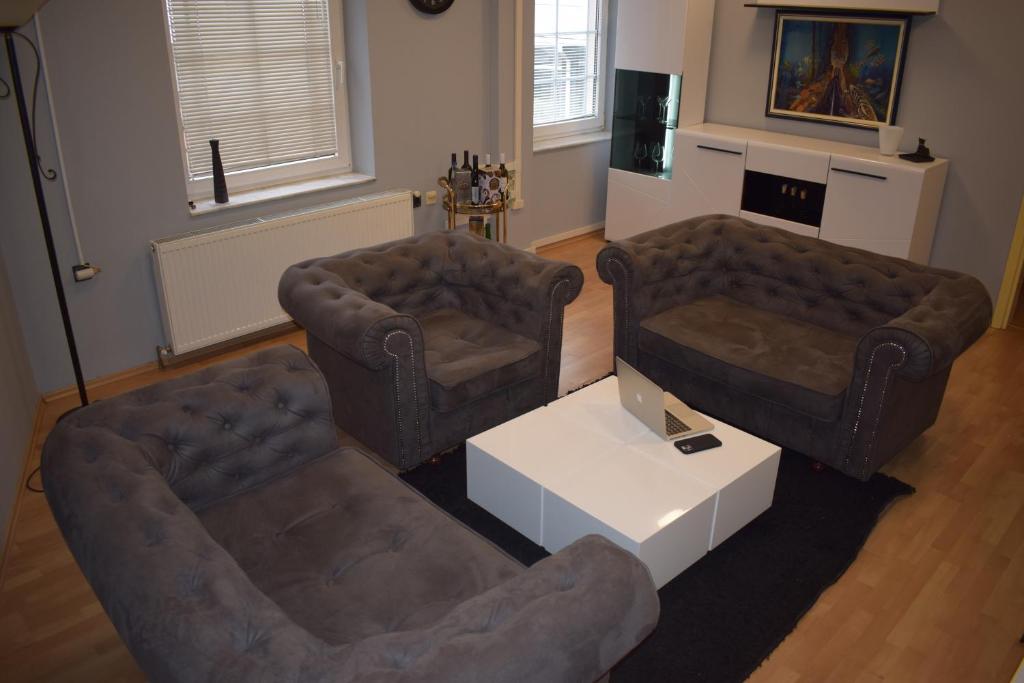 Klara's Apartment, Niš