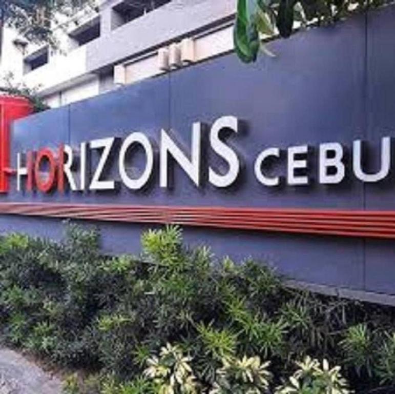 Horizon 101 A1 Shortwalk Robinson mall mango square bars free Pool — Hotel in Cebu