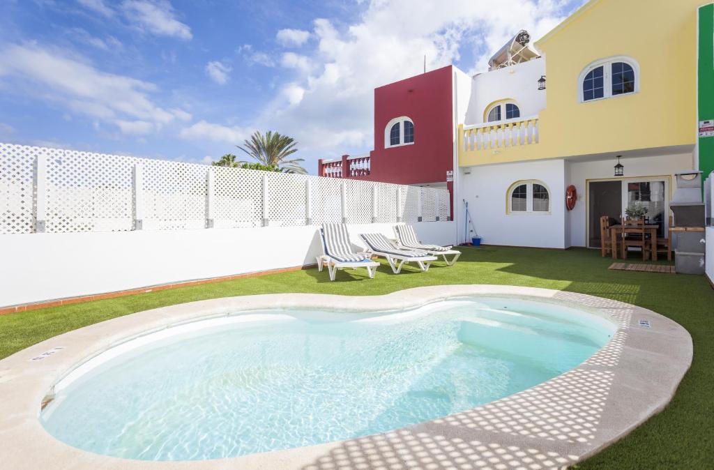 Galera Beach Boutique Art Villas with Private Pools, Free Wifi & BBQ, Corralejo by Amazzzing Travel - 4