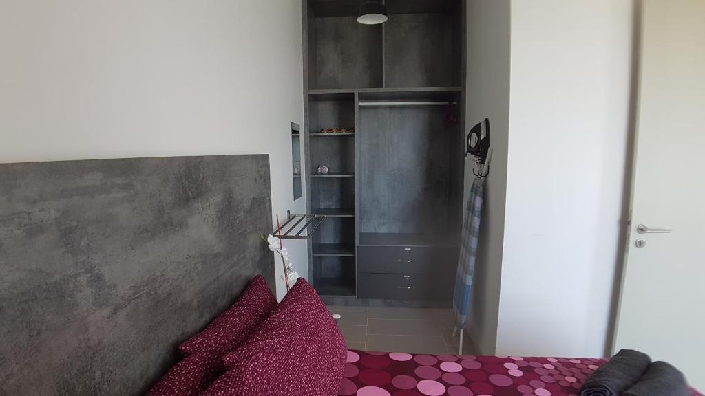 Cyberjaya Tamarind 1 Bedroom Premium Suite by Kroll Home2stay photo