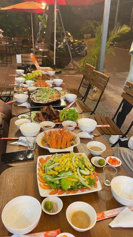 Sampan House