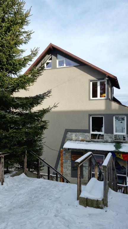 Pensiunea Allma, Straja