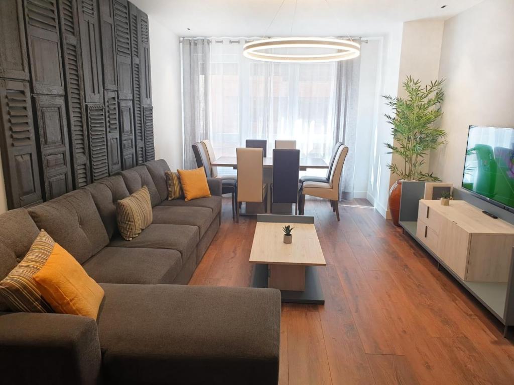 San Antón Piso de lujo centro con Aire ac by Apartamentos Logrono - 1