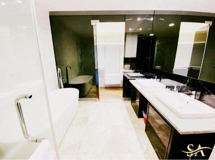 Platinum suites kuala lumpur by Signature Apartment photo