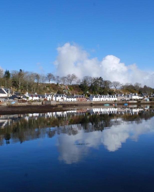 Duirinish Pods with Private Hot Tubs photo