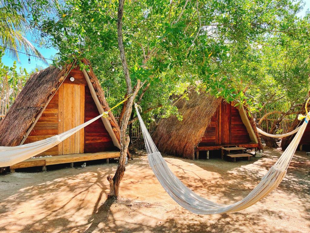 La Aldea Holbox Cabañas y Camping - 1