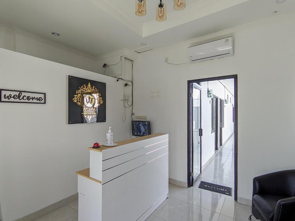 RedDoorz Syariah near Jalan Caman Raya Bekasi photo