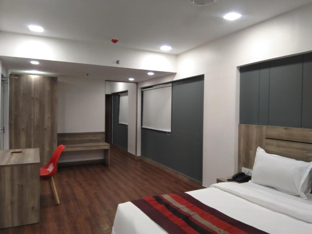 HOTEL INDUS INN photo