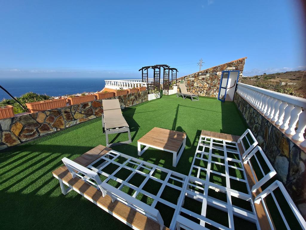 Tenerife apartment 100m2 CASA DE DON QUIJOTE with a terrace of 100m2 with a view of the ocean and Teide volcano and a garden of 600m2 - 4