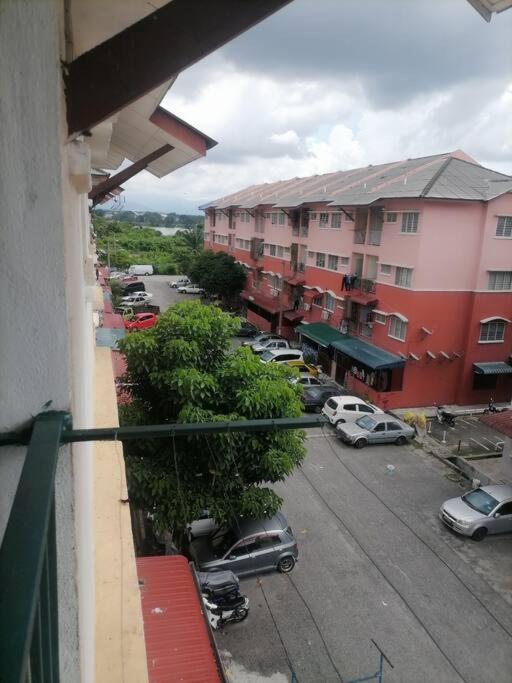 Budget Homestay Impiana Adril photo