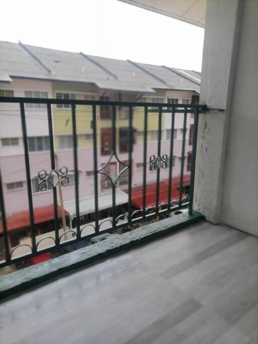 Budget Homestay Impiana Adril photo