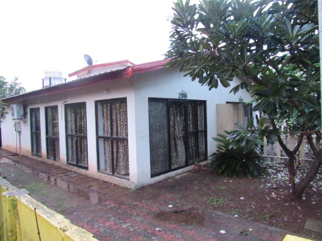 Retreat Holiday Homes, Twin Chalets at Sparsh Resorts and Chalets, Karjat photo