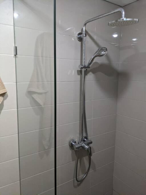 Apt Pejaten Park 1 BR Sage Smart TV, Netflix, Prime, Youtube photo