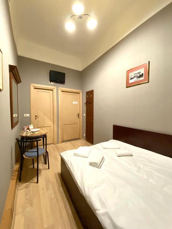 Freska Apartments photo