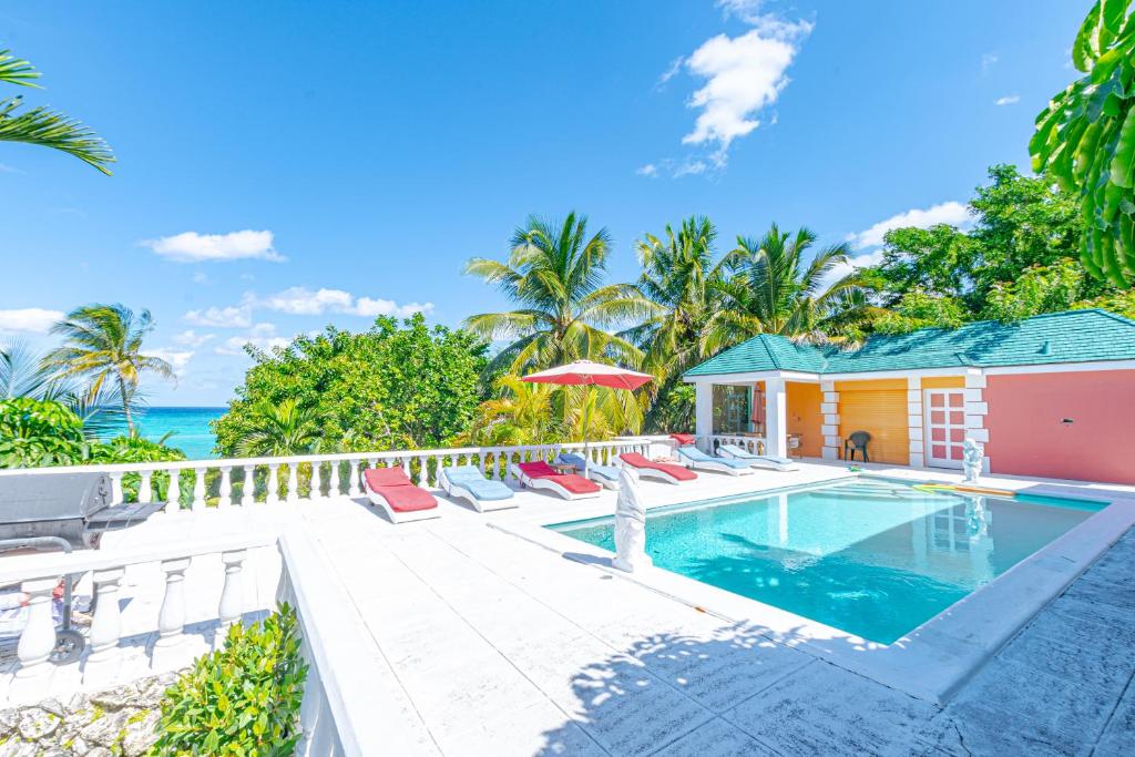 Sunshine Studio at Viking Hill - Love Beach, Nassau