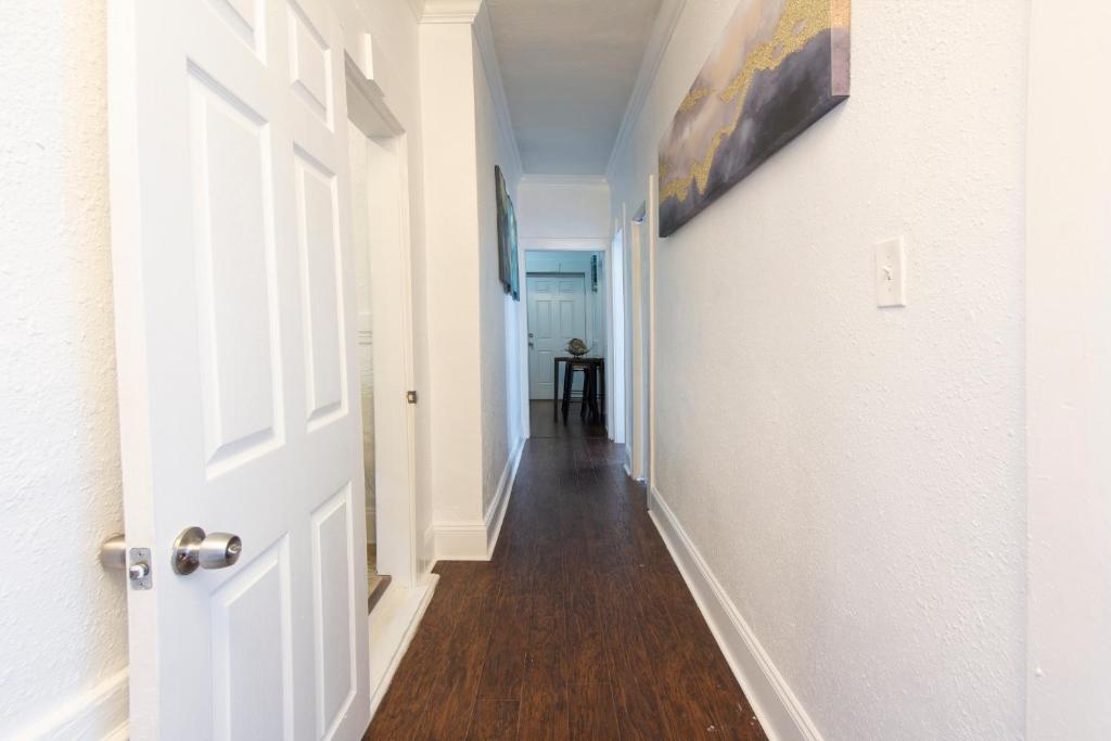 Modern Westshore Apartment photo