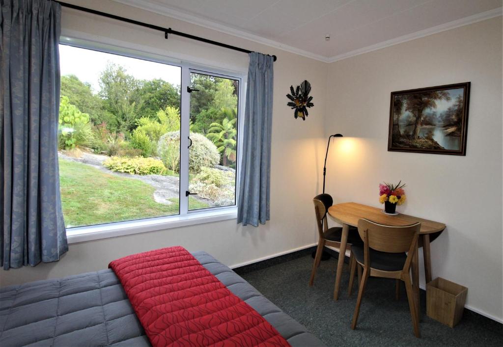 Labyrinth Gardens Guest House photo