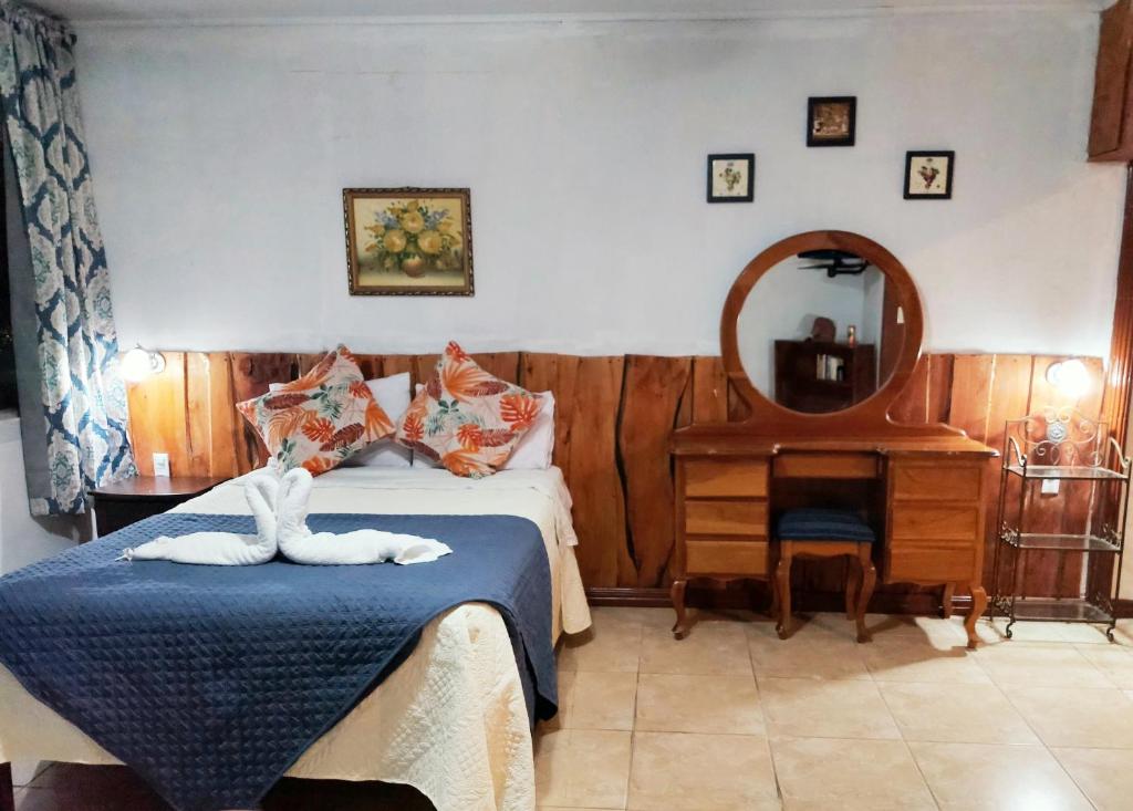 Apartment with Pool View 