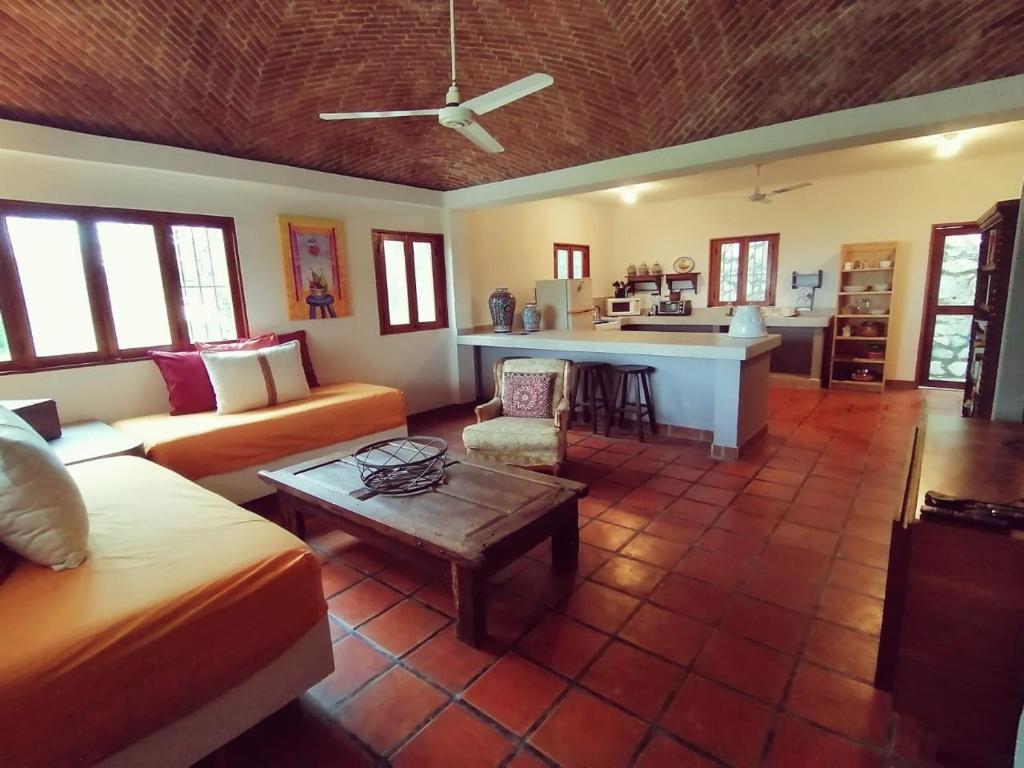 Casa Maria en La Manzanilla — Hotel in La Manzanilla