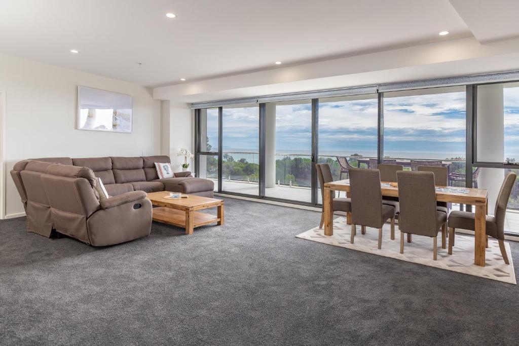 The Cove 602, Forster