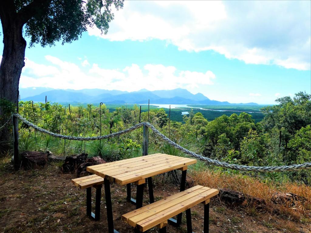 Vista Hinchinbrook photo