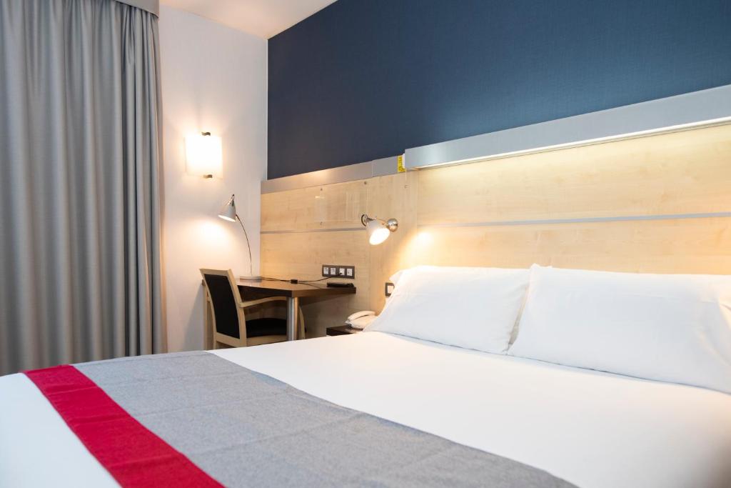Holiday Inn Express Barcelona - Montmeló photo