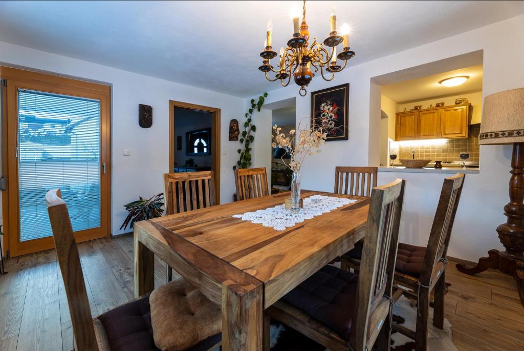 Apartma Lana, Mojstrana