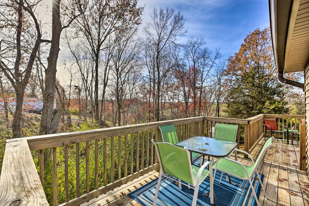 Sunny Hill Cottage Dry Ridge Escape with Deck! photo
