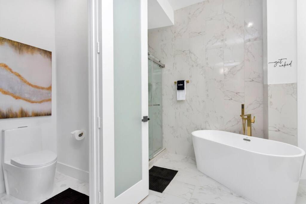 The Suite Spot! Downtown Skyline Views! Sleeps 12 photo