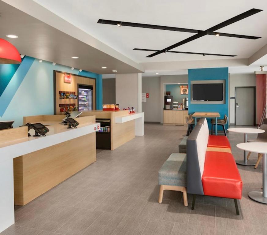 Avid Hotels Macon North photo