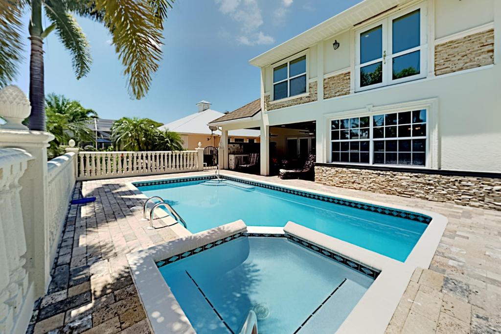 Caloosahatchee Getaway, Cape Coral