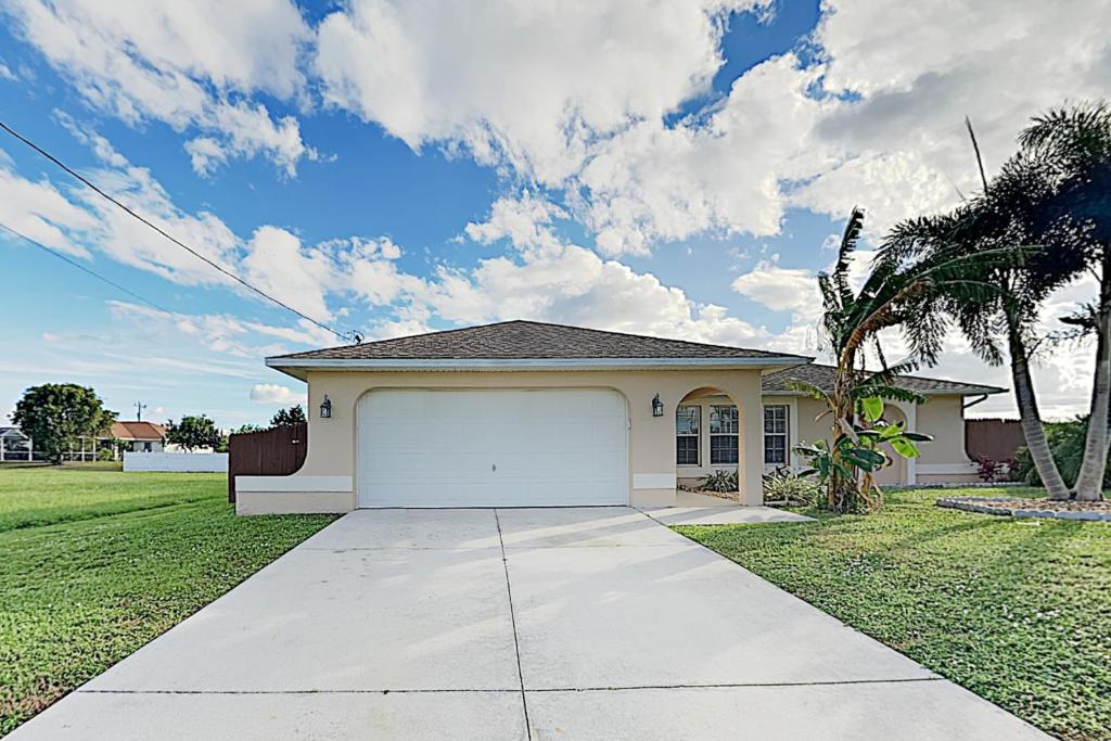 Coral Hideaway, Cape Coral