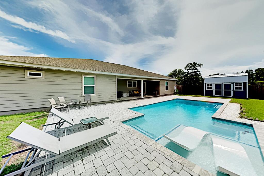 Explore The World, Navarre