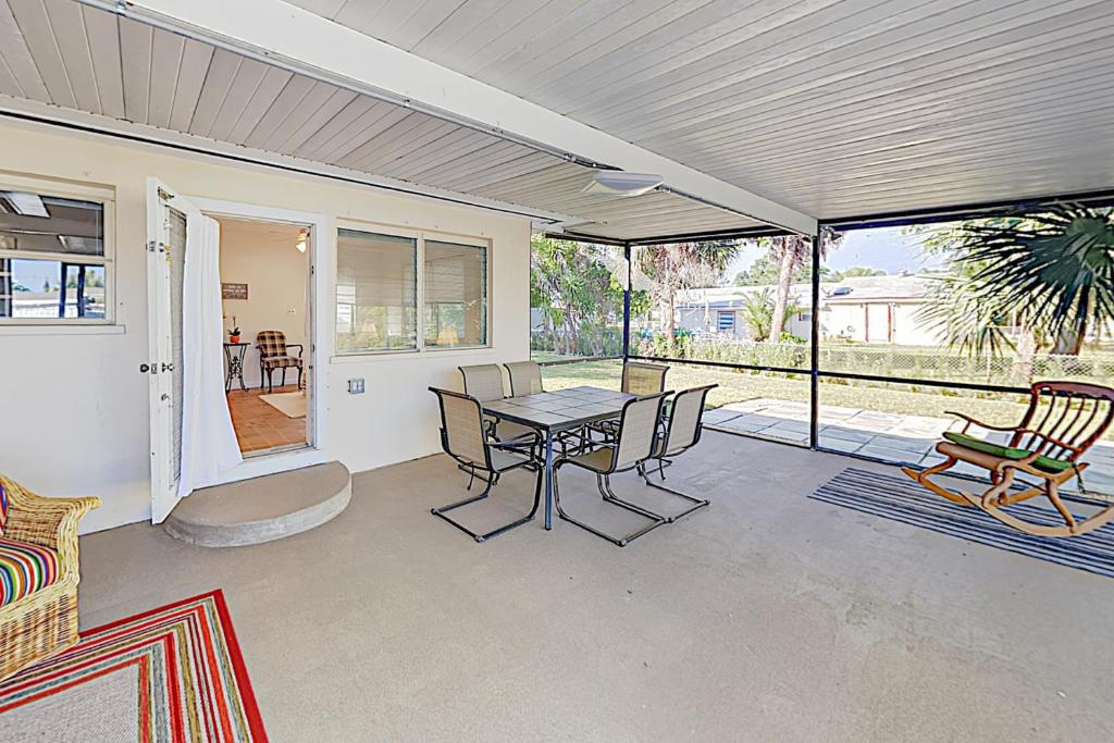 Sparking Ocean, Lantana