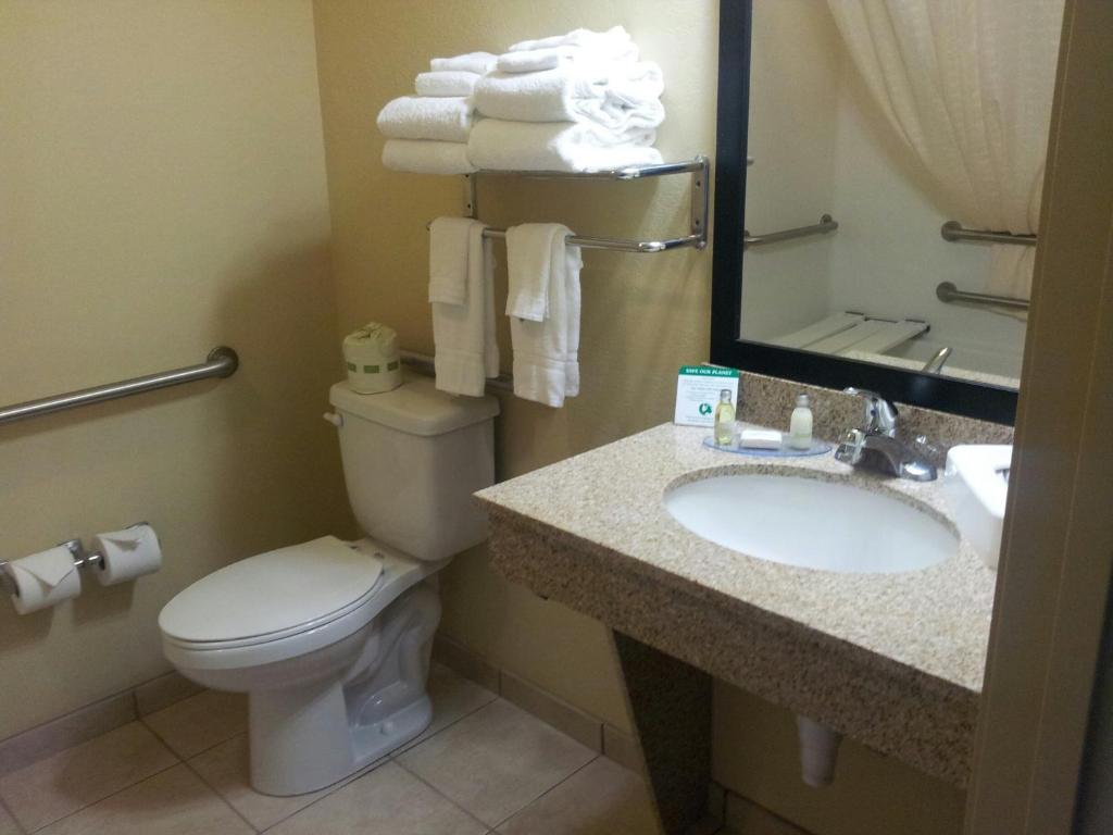 Cobblestone Inn & Suites - Hartington photo